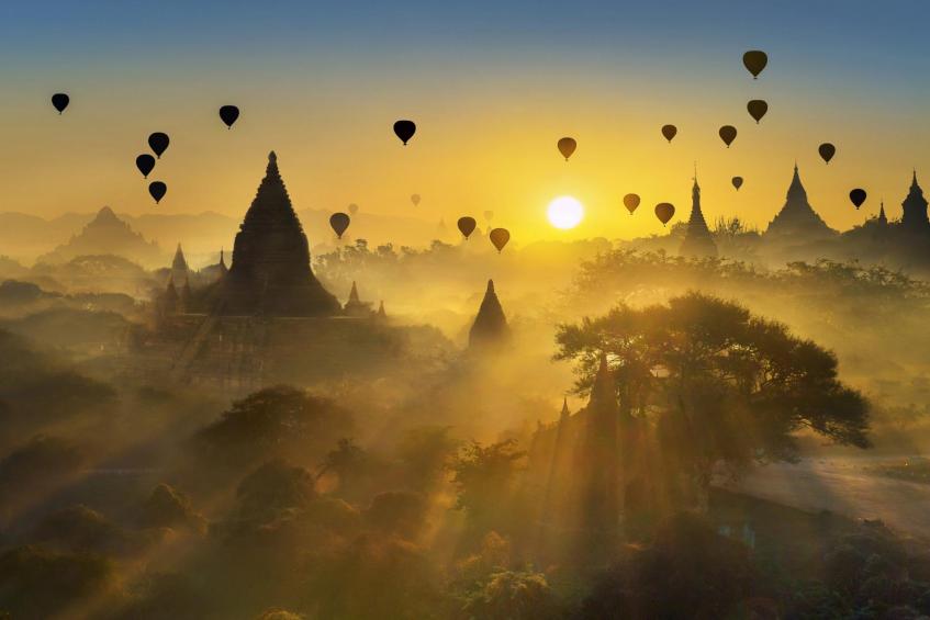 First light at Bagan 